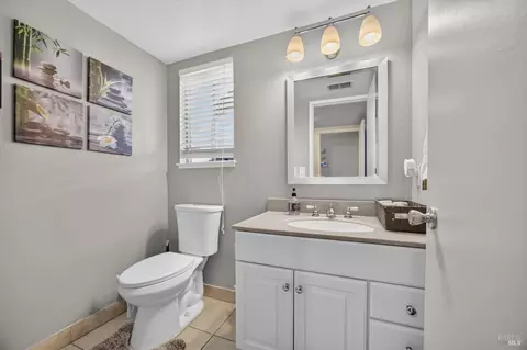 Bath - 121 Sunnyglen Dr, Vallejo, CA 94591 photo 1 of 5