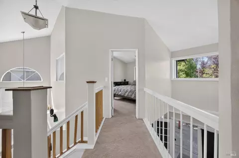Entry Way - 121 Sunnyglen Dr, Vallejo, CA 94591 photo 4 of 5