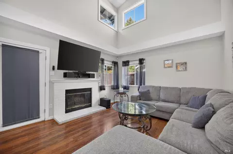 Living - 121 Sunnyglen Dr, Vallejo, CA 94591 photo 1 of 1