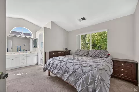 Bedroom - 121 Sunnyglen Dr, Vallejo, CA 94591 photo 1 of 7