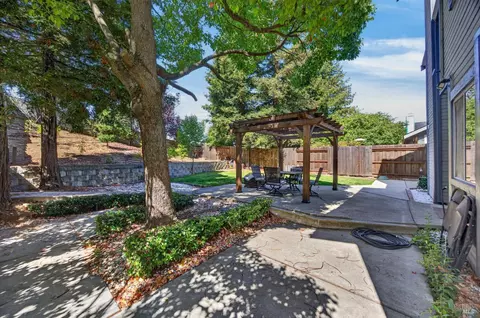 Exterior - 121 Sunnyglen Dr, Vallejo, CA 94591 photo 3 of 17
