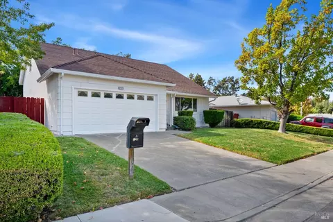 Exterior - 2273 Ross Pl, Fairfield, CA 94533 photo 3 of 7