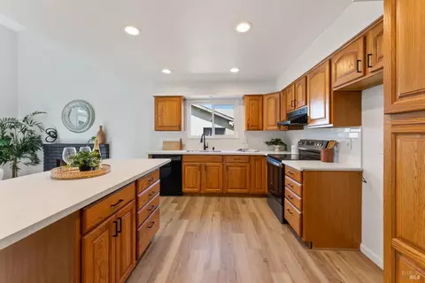 Kitchen - 2273 Ross Pl, Fairfield, CA 94533 photo 3 of 3