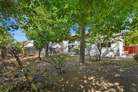 Exterior - 2273 Ross Pl, Fairfield, CA 94533 photo 7 of 7