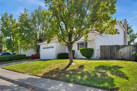 Exterior - 2273 Ross Pl, Fairfield, CA 94533 photo 2 of 7