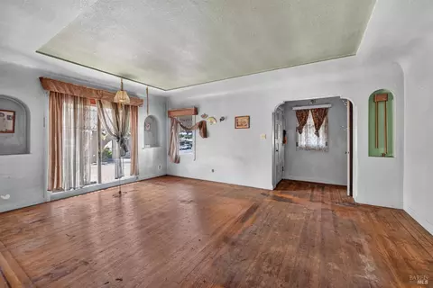 Living - 1518 Alabama St, Vallejo, CA 94590 photo 1 of 4