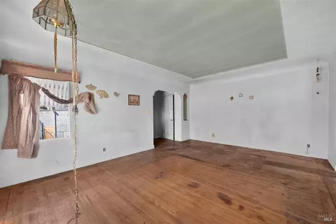 Living - 1518 Alabama St, Vallejo, CA 94590 photo 3 of 4