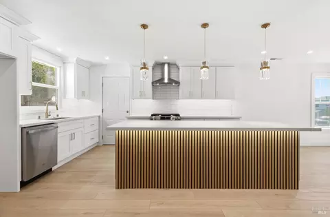 Kitchen - 34 Hermosa Ave, Vallejo, CA 94590 photo 4 of 4