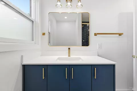 Bath - 34 Hermosa Ave, Vallejo, CA 94590 photo 2 of 2