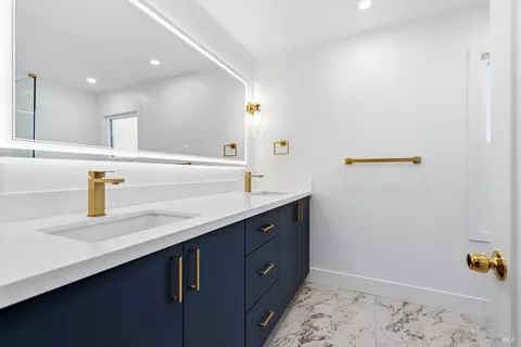 Bath - 34 Hermosa Ave, Vallejo, CA 94590 photo 1 of 2