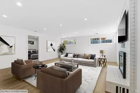 Living - 34 Hermosa Ave, Vallejo, CA 94590 photo 3 of 4