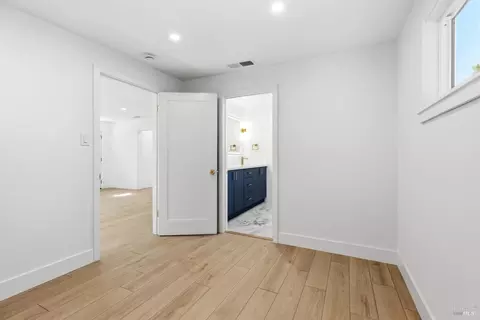 Bedroom - 34 Hermosa Ave, Vallejo, CA 94590 photo 2 of 5