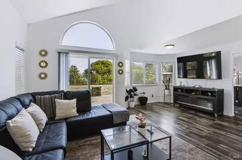Living - 124 Brigantine Rd, Vallejo, CA 94591 photo 1 of 3