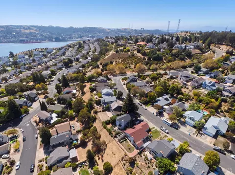 View/Area - 124 Brigantine Rd, Vallejo, CA 94591 photo 4 of 7