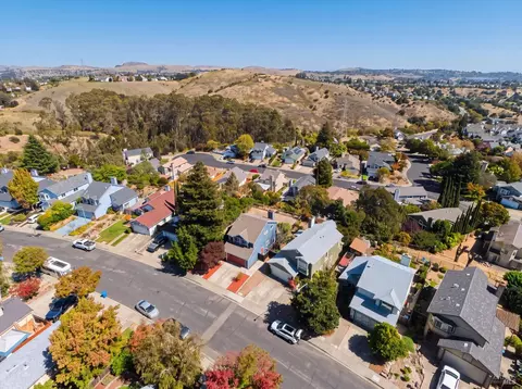 View/Area - 124 Brigantine Rd, Vallejo, CA 94591 photo 2 of 7