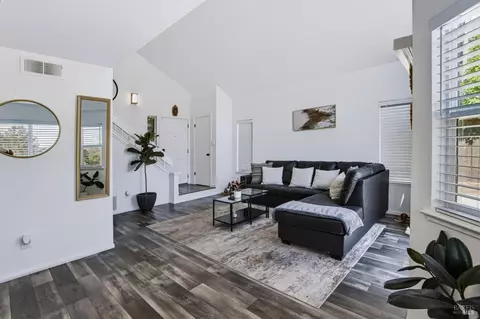 Living - 124 Brigantine Rd, Vallejo, CA 94591 photo 2 of 3
