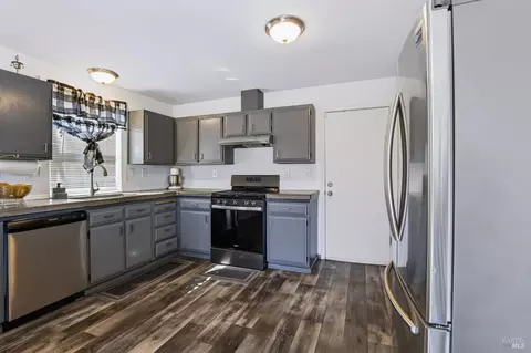 Kitchen - 124 Brigantine Rd, Vallejo, CA 94591 photo 4 of 4