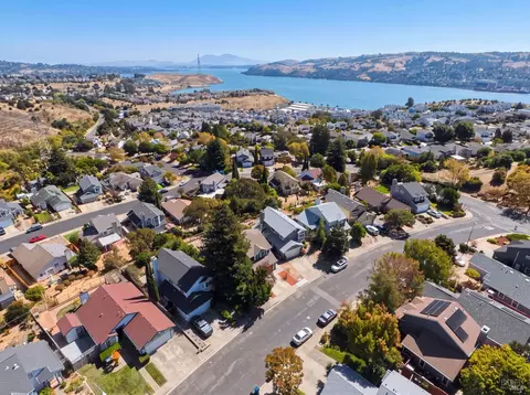 View/Area - 124 Brigantine Rd, Vallejo, CA 94591 photo 3 of 7