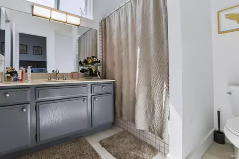 Bath - 124 Brigantine Rd, Vallejo, CA 94591 photo 1 of 2