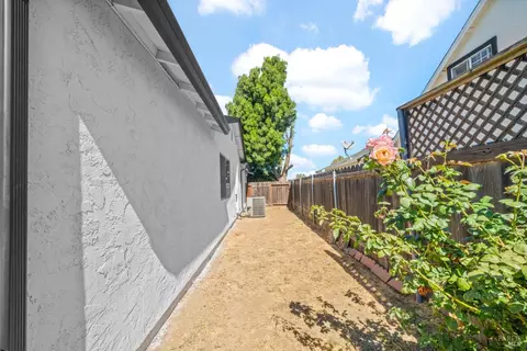 Exterior - 166 Somerville Dr, Vacaville, CA 95687 photo 12 of 14