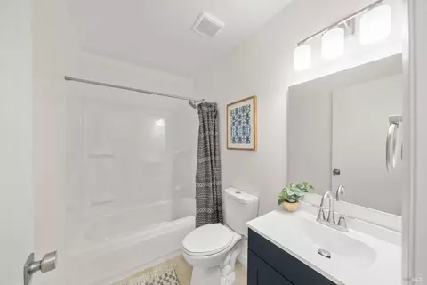 Bath - 166 Somerville Dr, Vacaville, CA 95687 photo 1 of 4