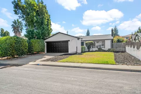 Exterior - 166 Somerville Dr, Vacaville, CA 95687 photo 3 of 14