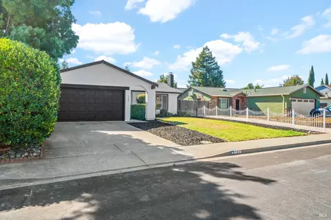 Exterior - 166 Somerville Dr, Vacaville, CA 95687 photo 4 of 14