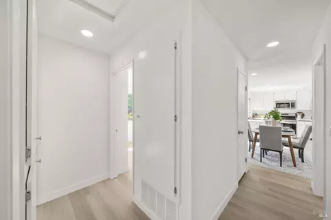 Entry Way - 166 Somerville Dr, Vacaville, CA 95687 photo 4 of 4