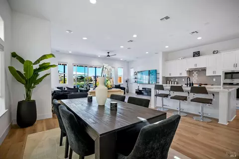 Dining - 2341 Waterside Dr, Fairfield, CA 94533 photo 2 of 2