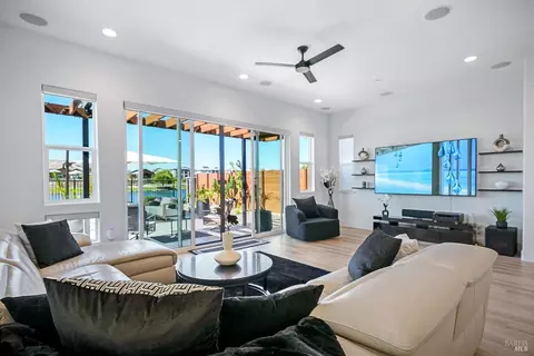 Living - 2341 Waterside Dr, Fairfield, CA 94533 photo 3 of 7