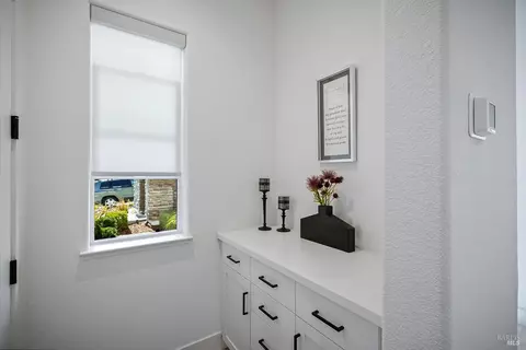 Entry Way - 2341 Waterside Dr, Fairfield, CA 94533 photo 7 of 9