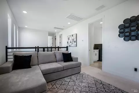 Entry Way - 2341 Waterside Dr, Fairfield, CA 94533 photo 8 of 9