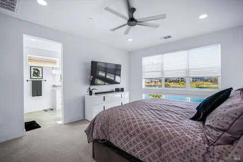 Bedroom - 2341 Waterside Dr, Fairfield, CA 94533 photo 4 of 11