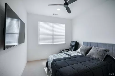 Bedroom - 2341 Waterside Dr, Fairfield, CA 94533 photo 9 of 11