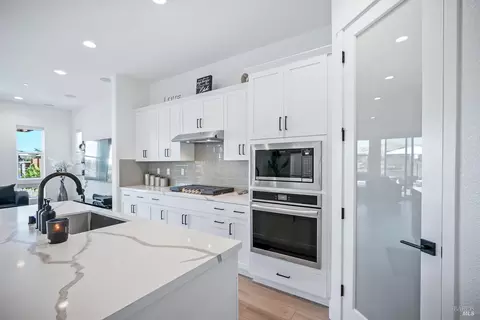 Kitchen - 2341 Waterside Dr, Fairfield, CA 94533 photo 2 of 7
