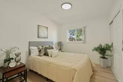 Bedroom - 953 Brookwood Ave, Vallejo, CA 94591 photo 1 of 7