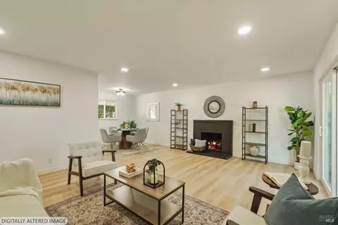 Living - 953 Brookwood Ave, Vallejo, CA 94591 photo 4 of 4