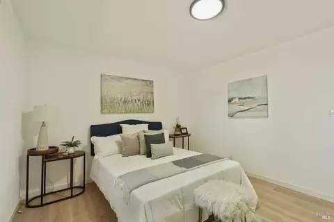 Bedroom - 953 Brookwood Ave, Vallejo, CA 94591 photo 6 of 7