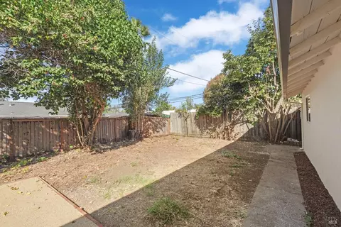 Exterior - 953 Brookwood Ave, Vallejo, CA 94591 photo 12 of 14