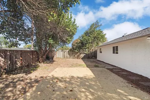 Exterior - 953 Brookwood Ave, Vallejo, CA 94591 photo 14 of 14