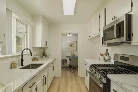 Kitchen - 953 Brookwood Ave, Vallejo, CA 94591 photo 1 of 5