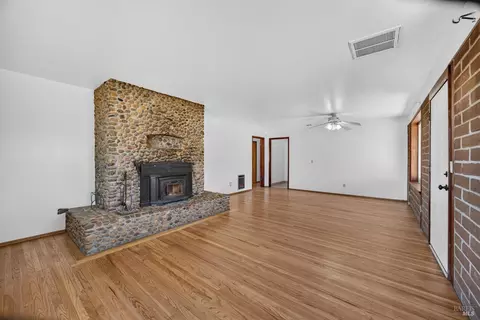 Living - 4355 Morse Ln, Winters, CA 95694 photo 2 of 5