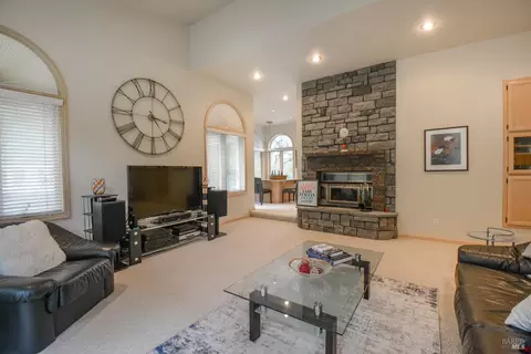Living - 3368 Hidden Valley Ln, Fairfield, CA 94534 photo 7 of 8