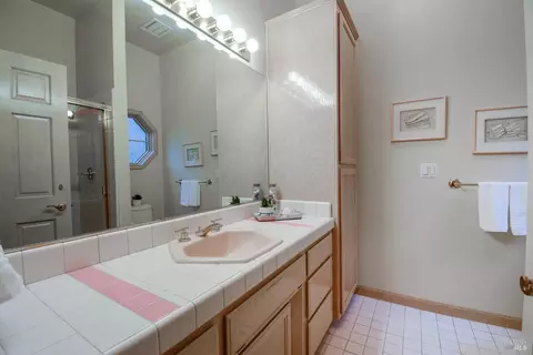 Bath - 3368 Hidden Valley Ln, Fairfield, CA 94534 photo 2 of 13