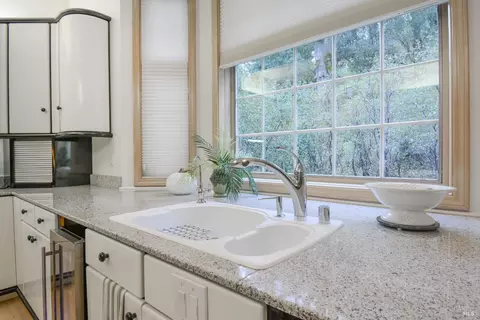Kitchen - 3368 Hidden Valley Ln, Fairfield, CA 94534 photo 4 of 7