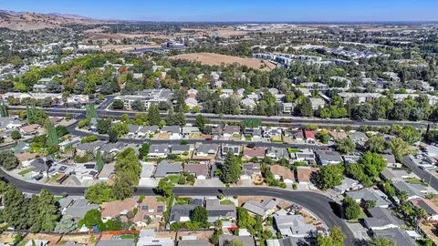 View/Area - 217 Arrowhead Dr, Vacaville, CA 95687 photo 6 of 12