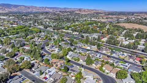 View/Area - 217 Arrowhead Dr, Vacaville, CA 95687 photo 7 of 12
