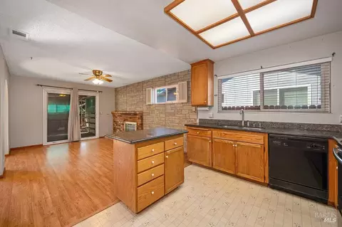 Living - 217 Arrowhead Dr, Vacaville, CA 95687 photo 6 of 6