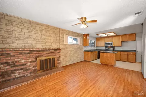 Living - 217 Arrowhead Dr, Vacaville, CA 95687 photo 3 of 6