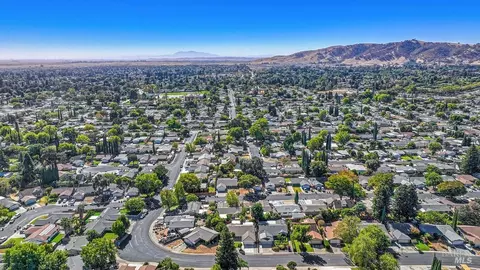 View/Area - 217 Arrowhead Dr, Vacaville, CA 95687 photo 10 of 12